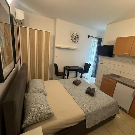 In The Center Of Apartman