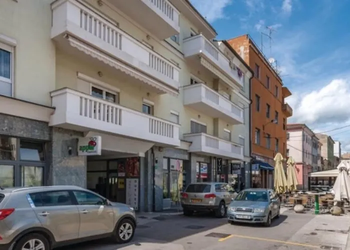 In The Center Of Pula