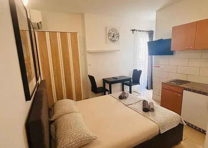 In The Center Of * Pula