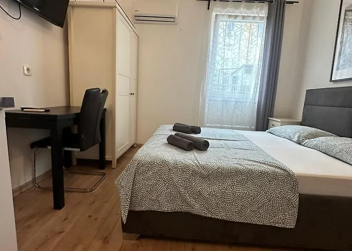 In The Center Of * Pula